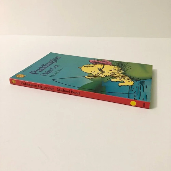 Vtg 1973 Paddington Bear Helps Out An Armada Lion Book  Paperback Michael Bond - Picture 4 of 16
